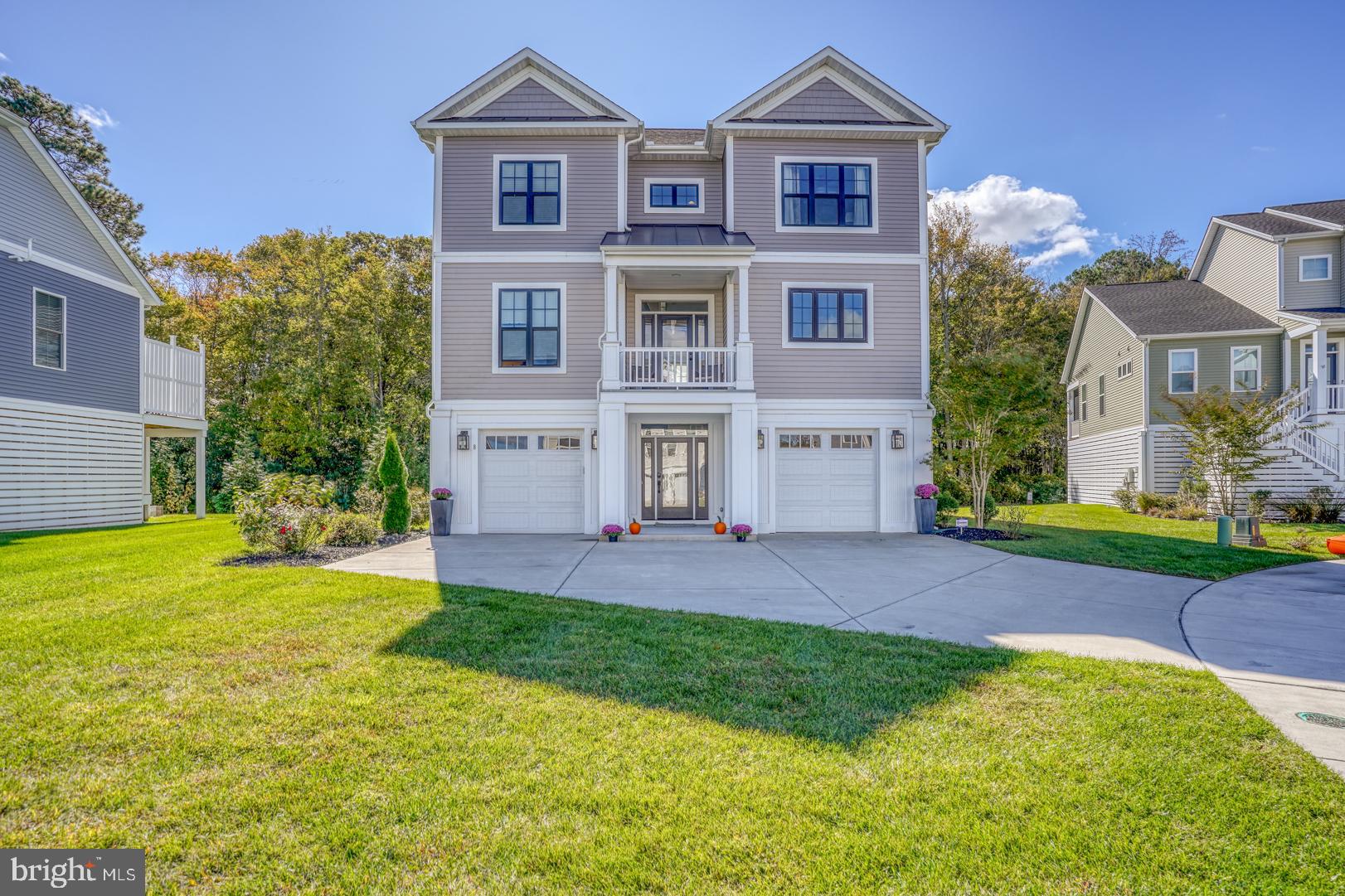 8 Larchmont Ct