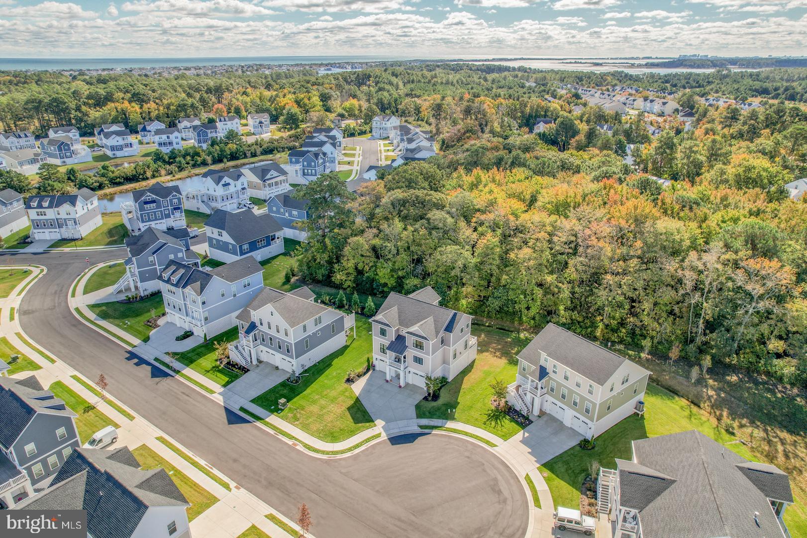 8 Larchmont Ct