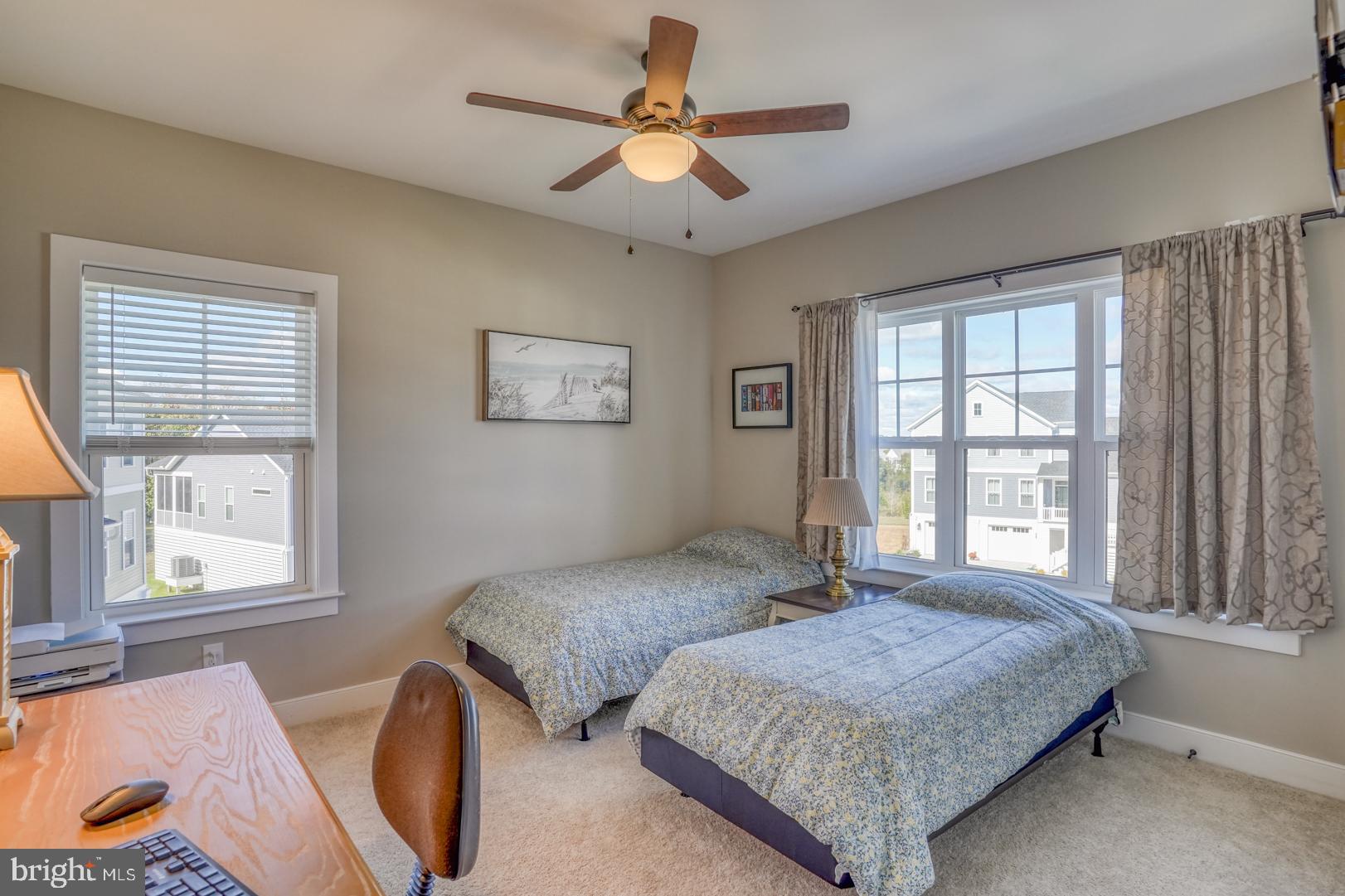 8 Larchmont Ct