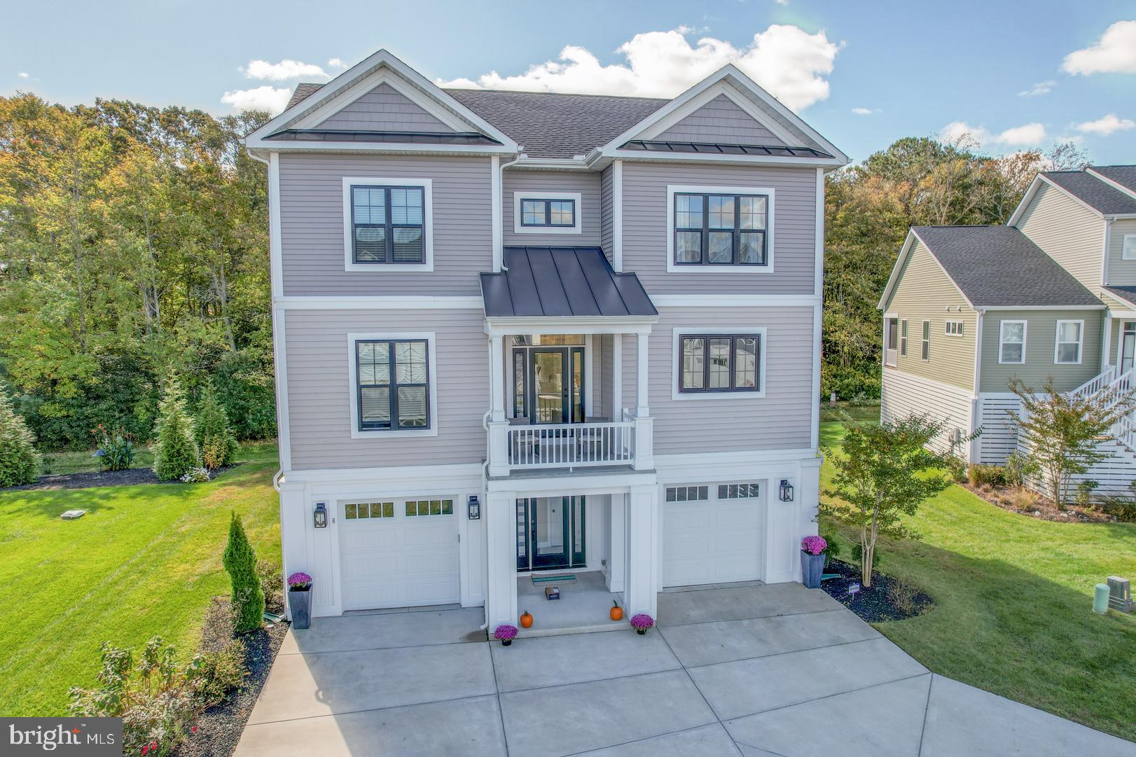8 Larchmont Ct
