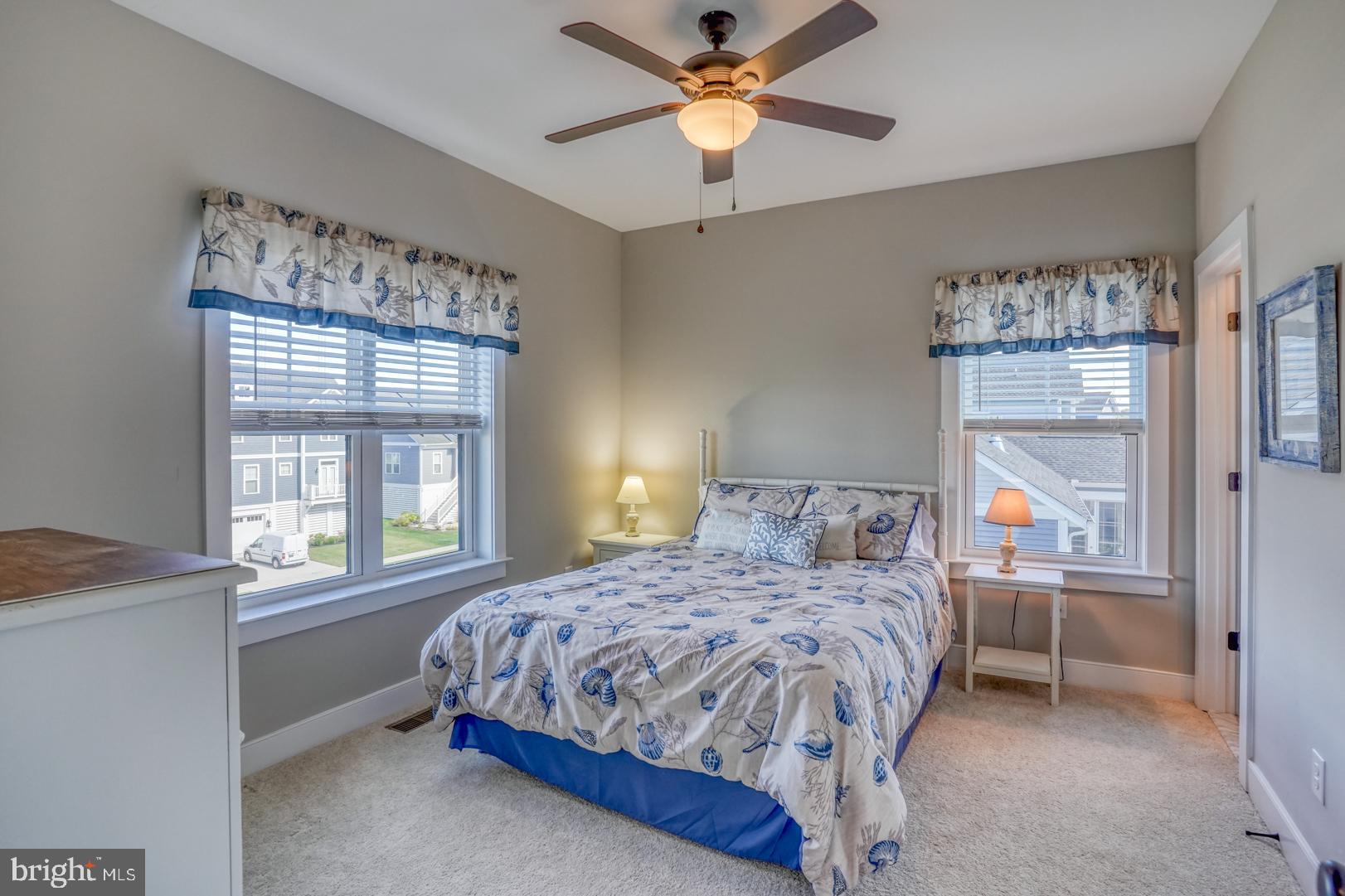 8 Larchmont Ct