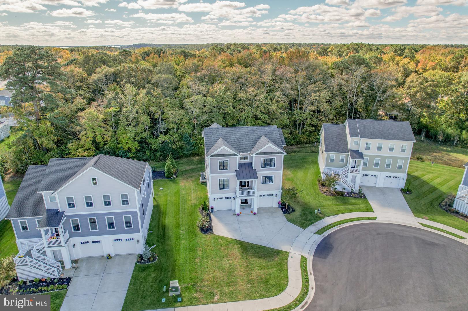 8 Larchmont Ct