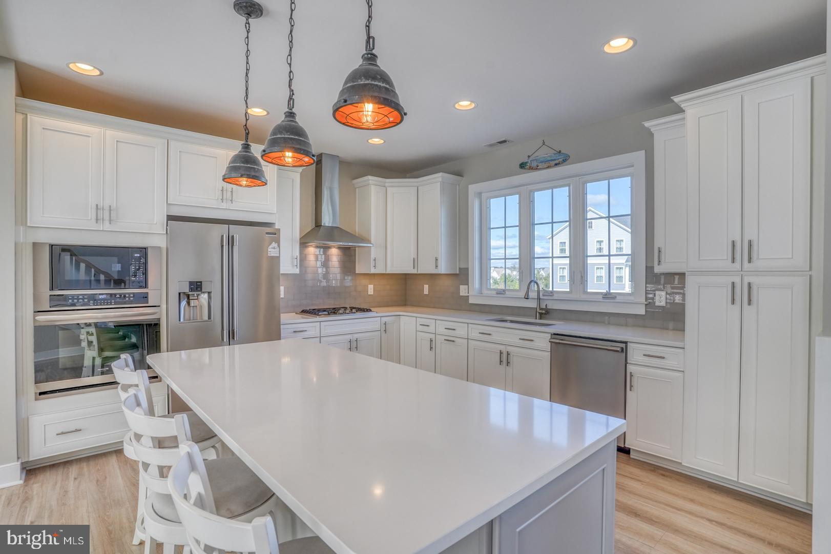 8 Larchmont Ct