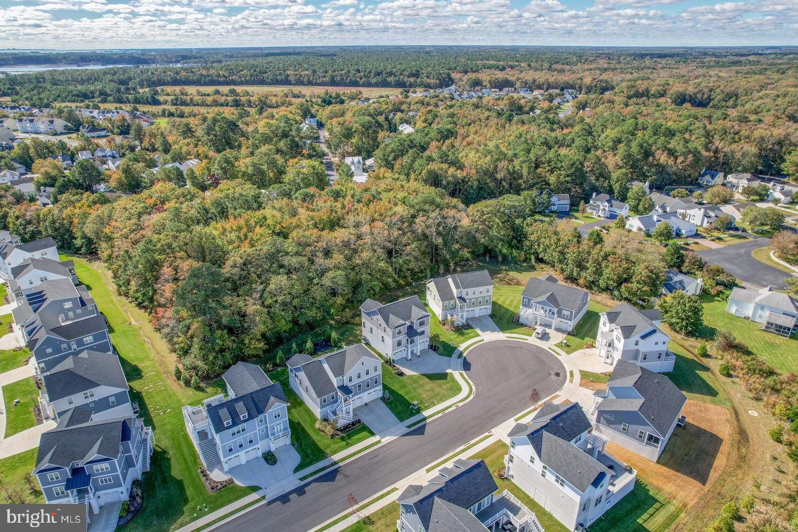8 Larchmont Ct