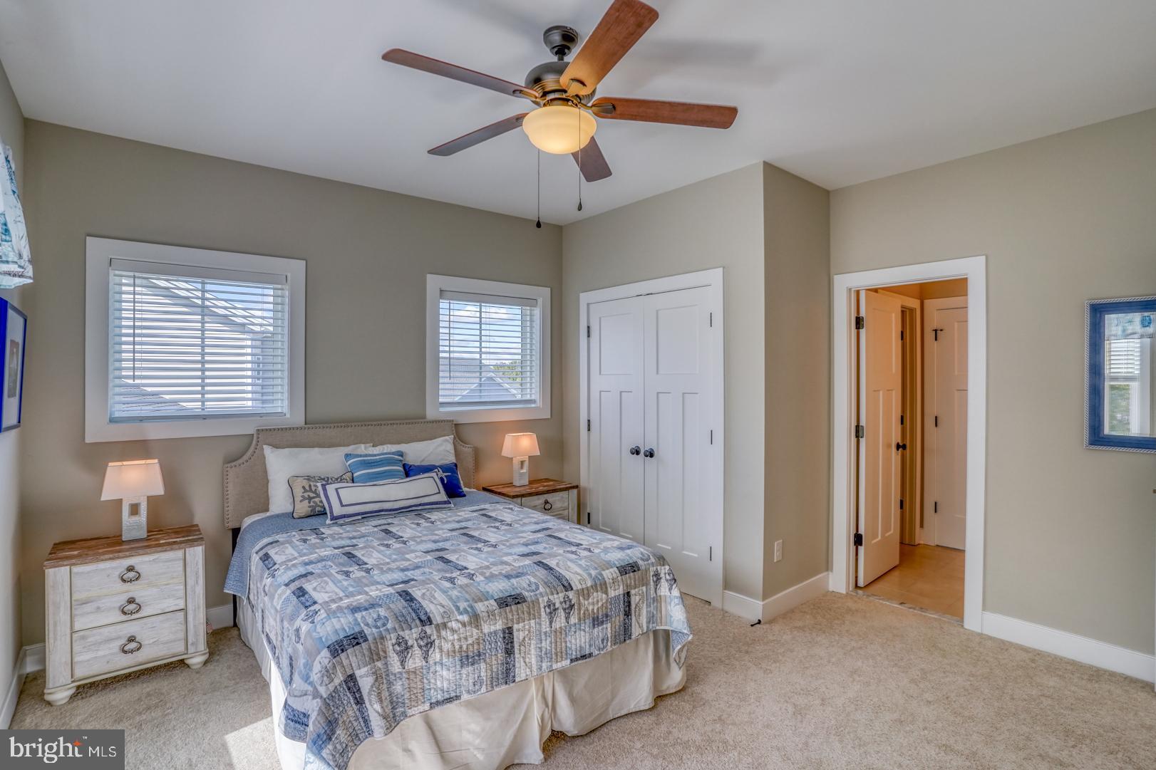 8 Larchmont Ct
