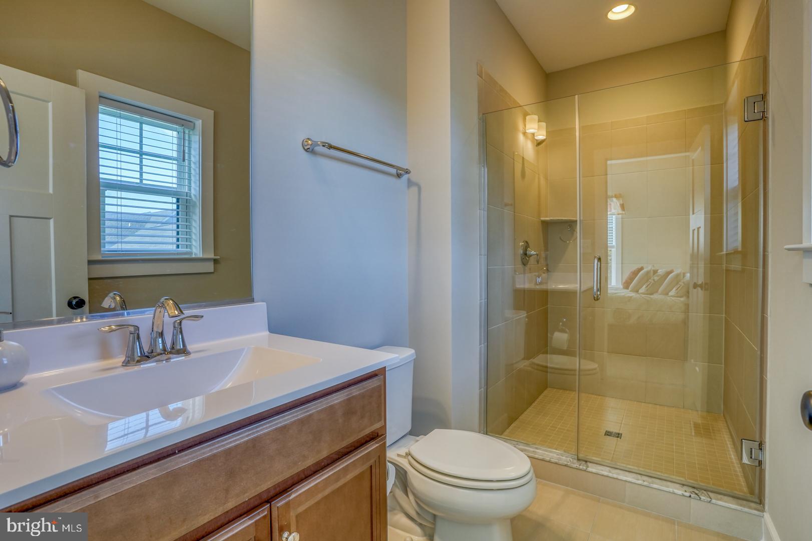 8 Larchmont Ct