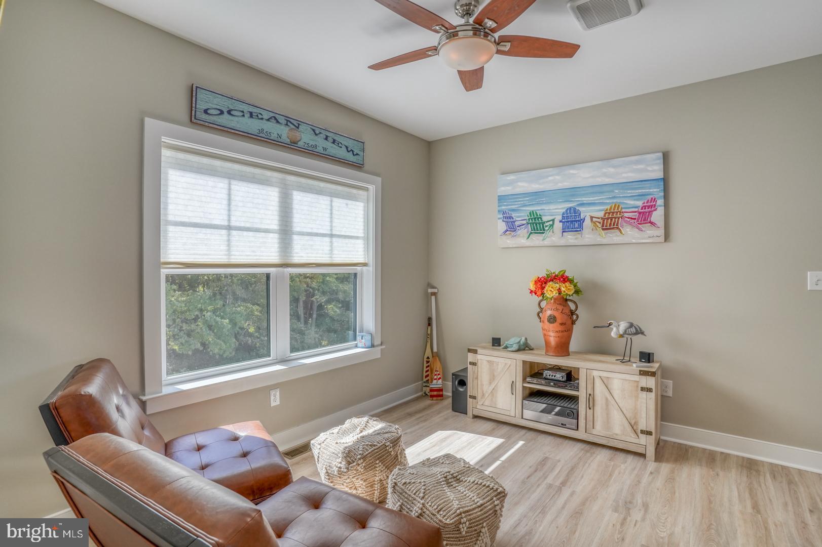 8 Larchmont Ct