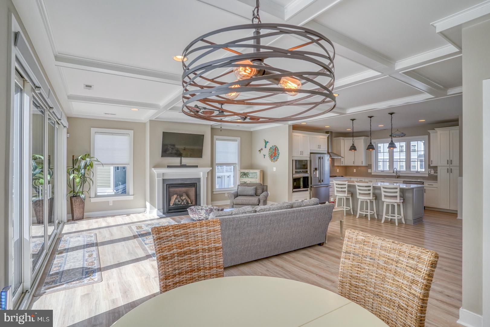 8 Larchmont Ct
