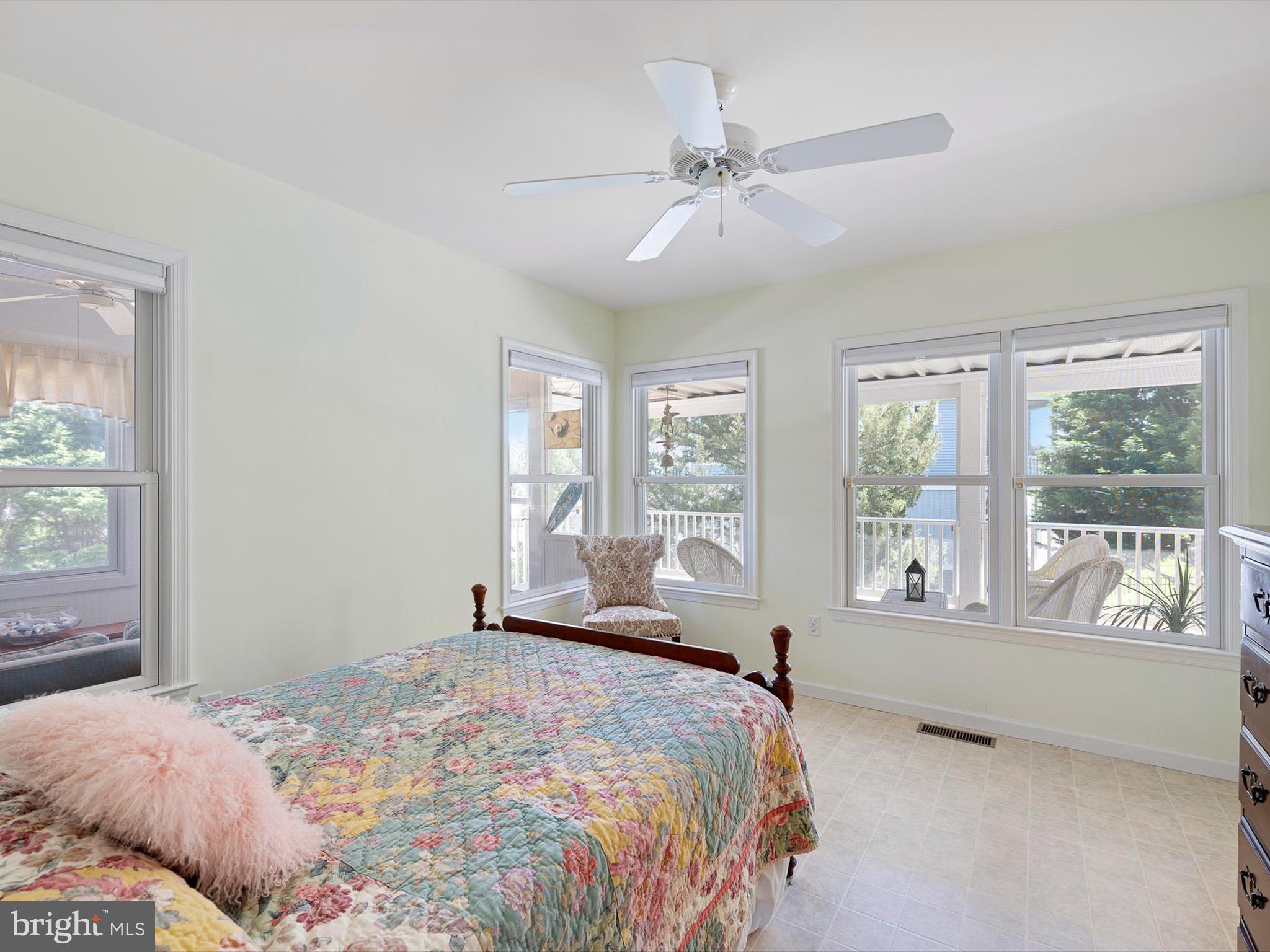 39078 Bayfront Dr