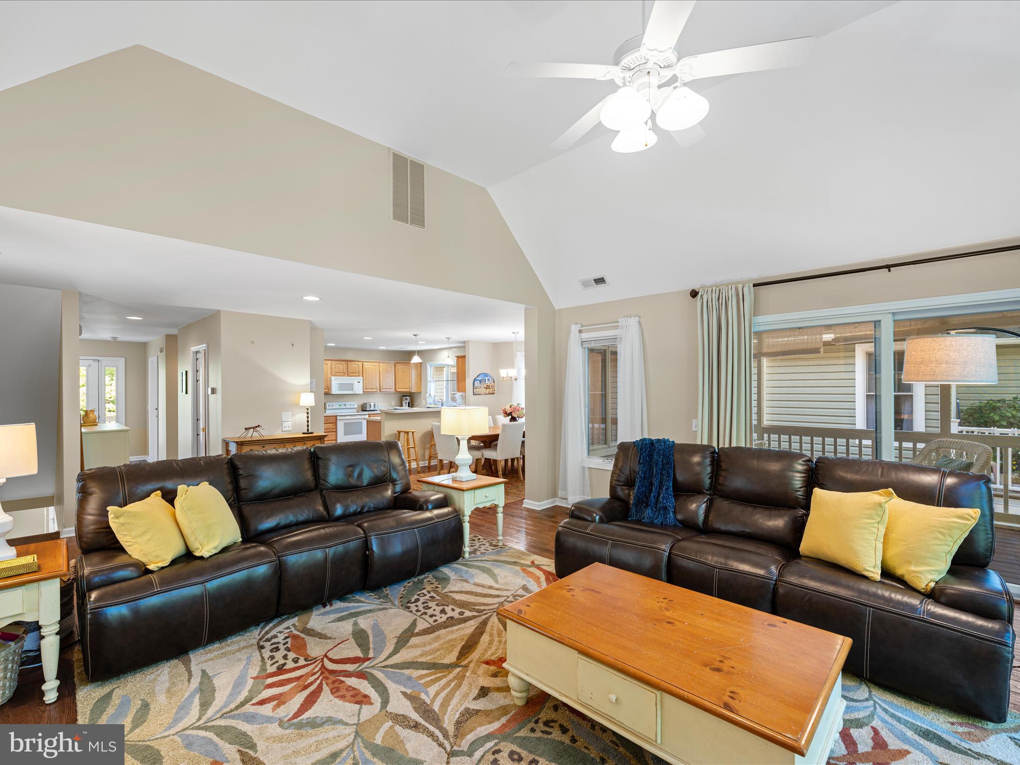 734 Deer Leap Dr #4