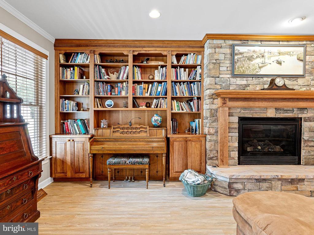 722 Fox Tail Dr