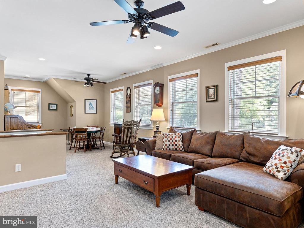 722 Fox Tail Dr