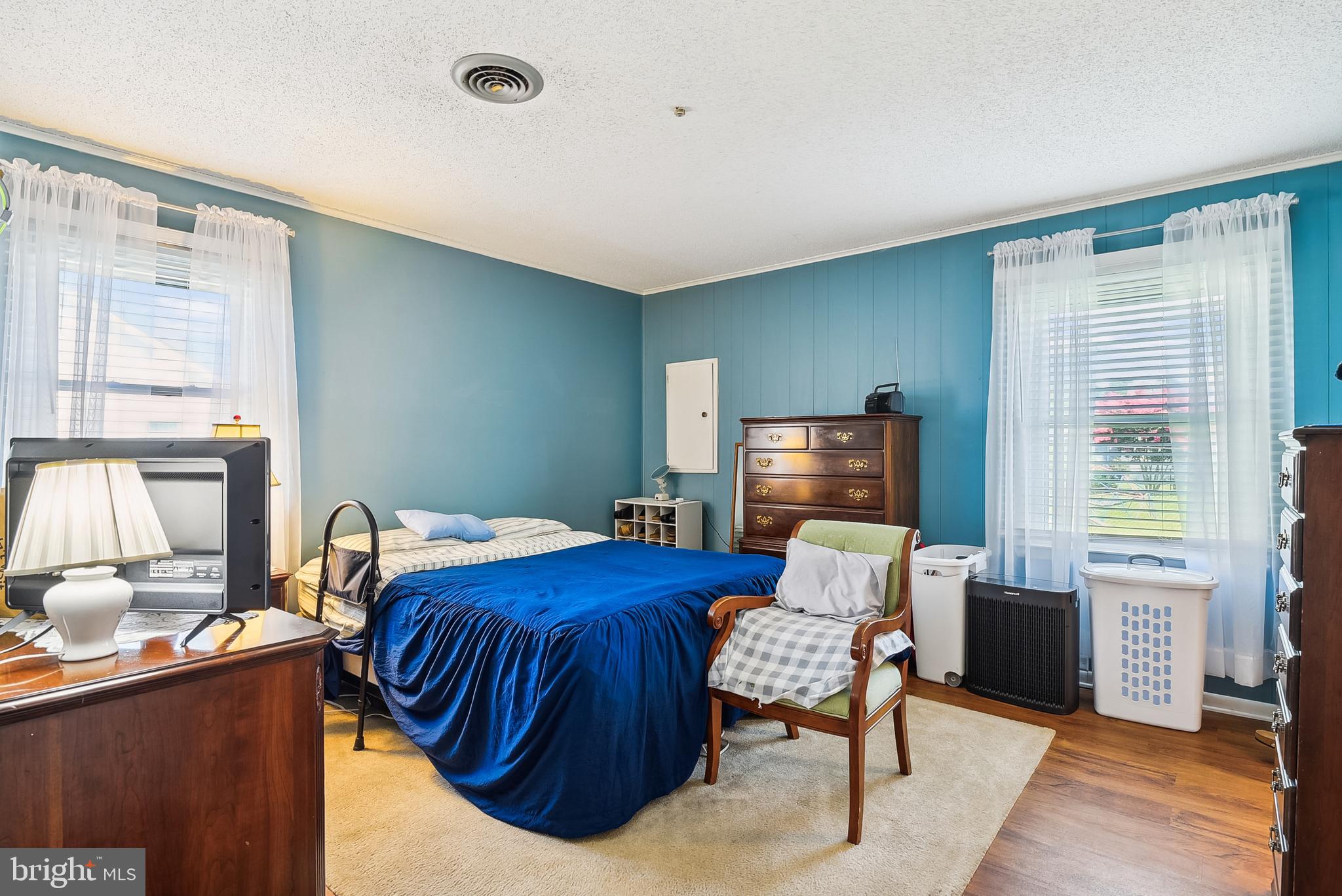 63 Dorothy Cir