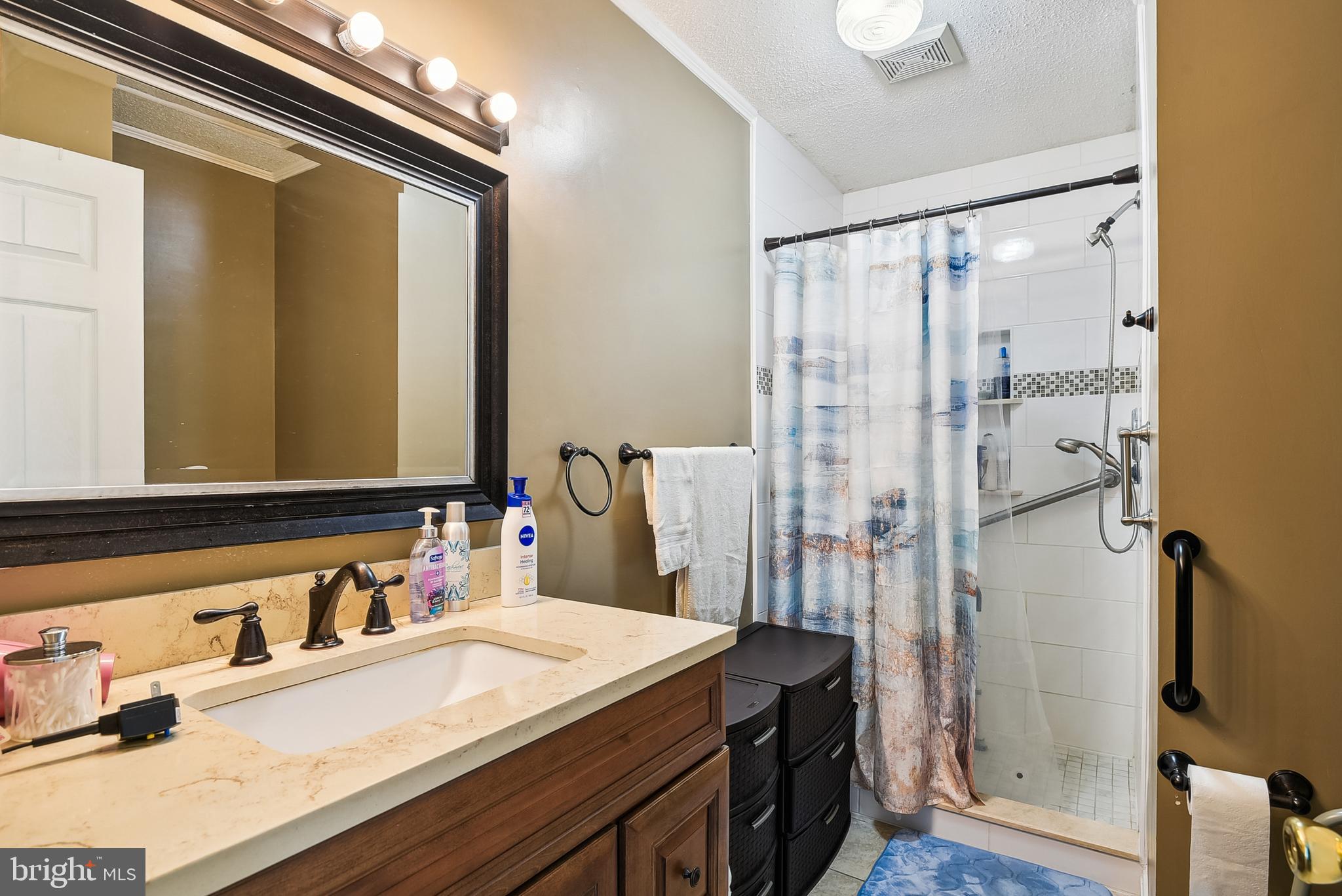 63 Dorothy Cir