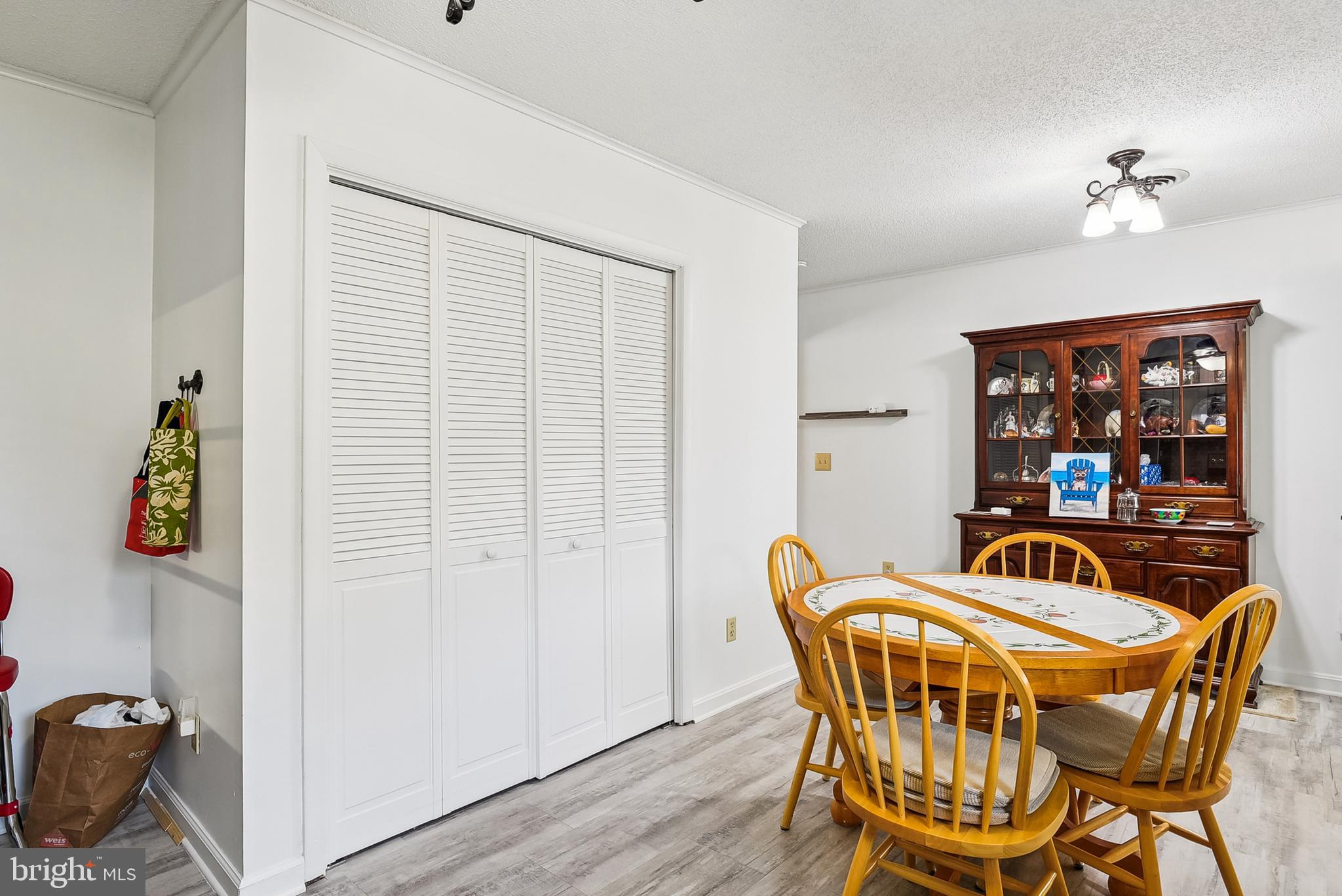 63 Dorothy Cir