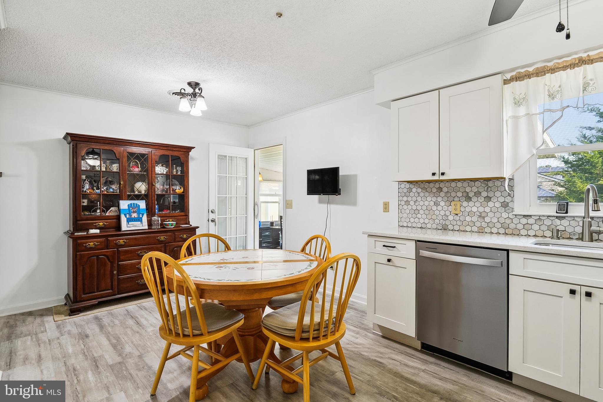63 Dorothy Cir
