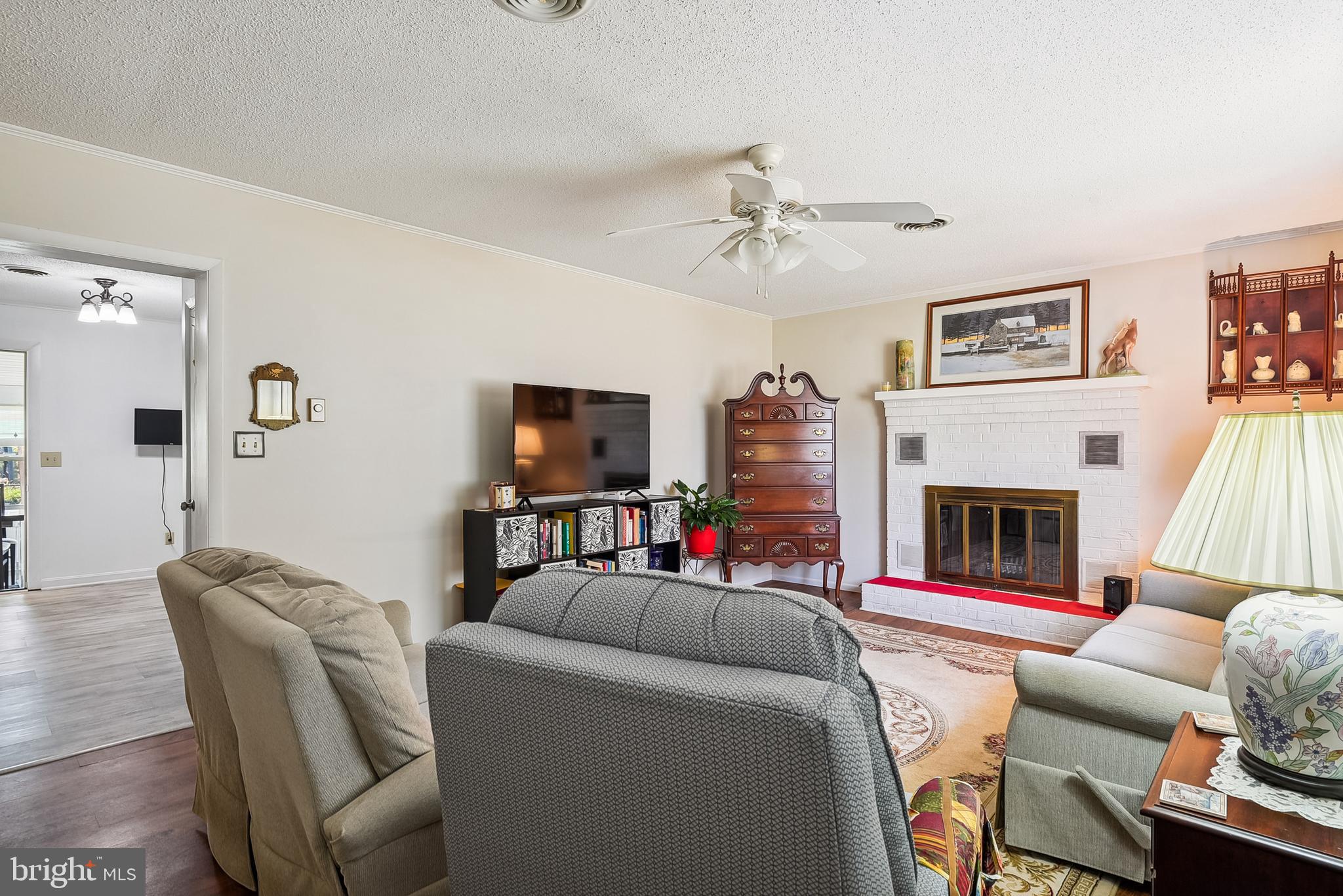 63 Dorothy Cir