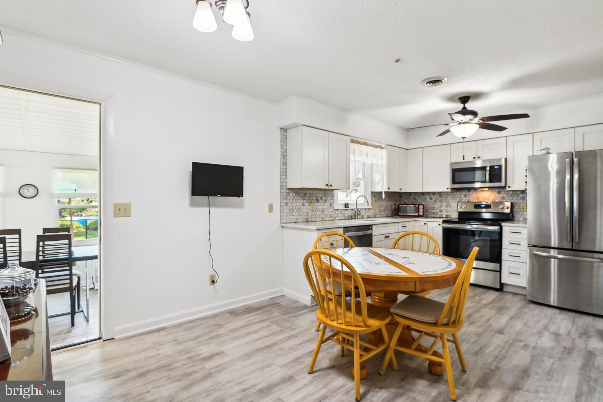 63 Dorothy Cir