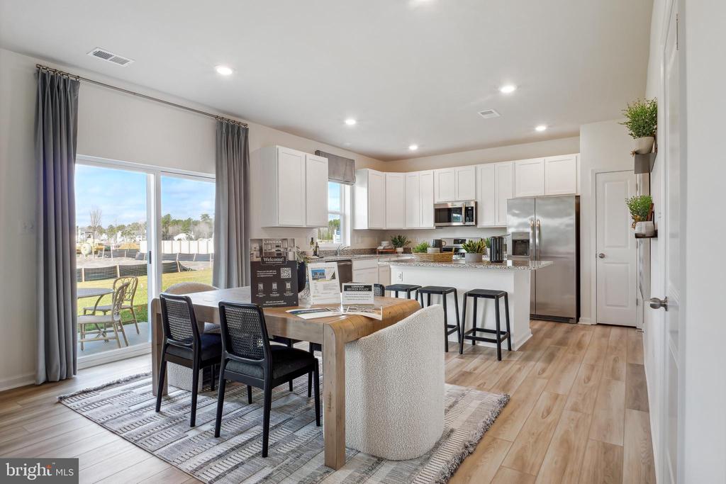 32202 Companion Way