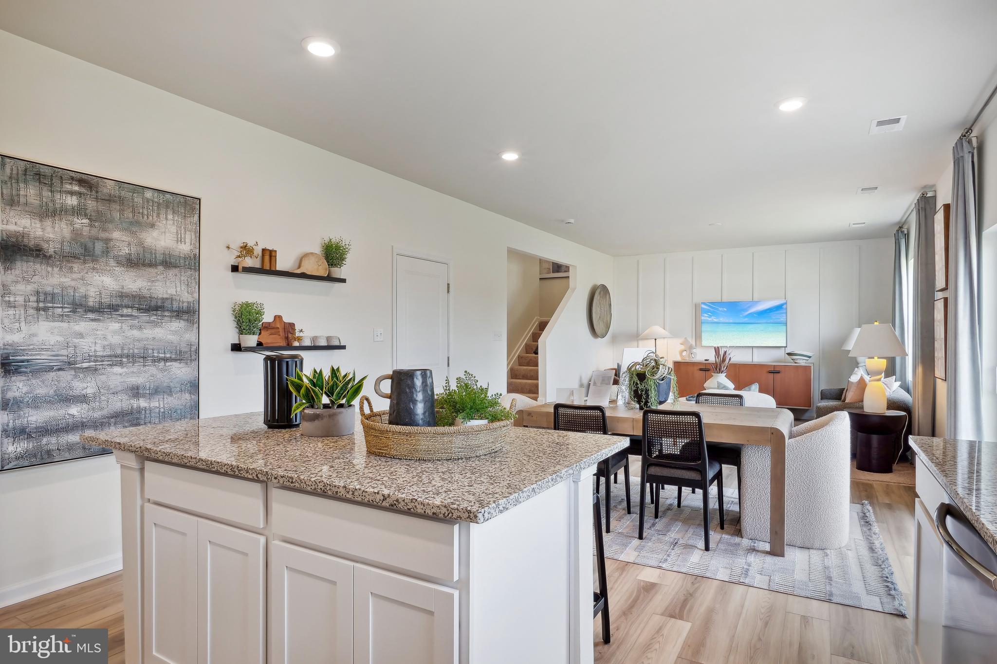 32202 Companion Way
