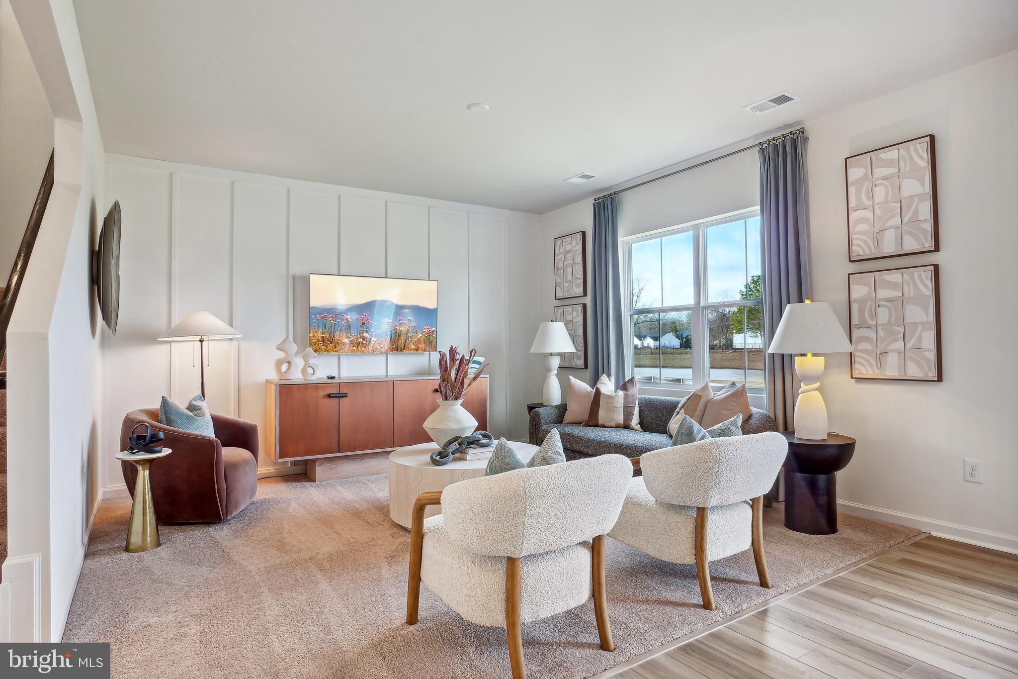 32202 Companion Way