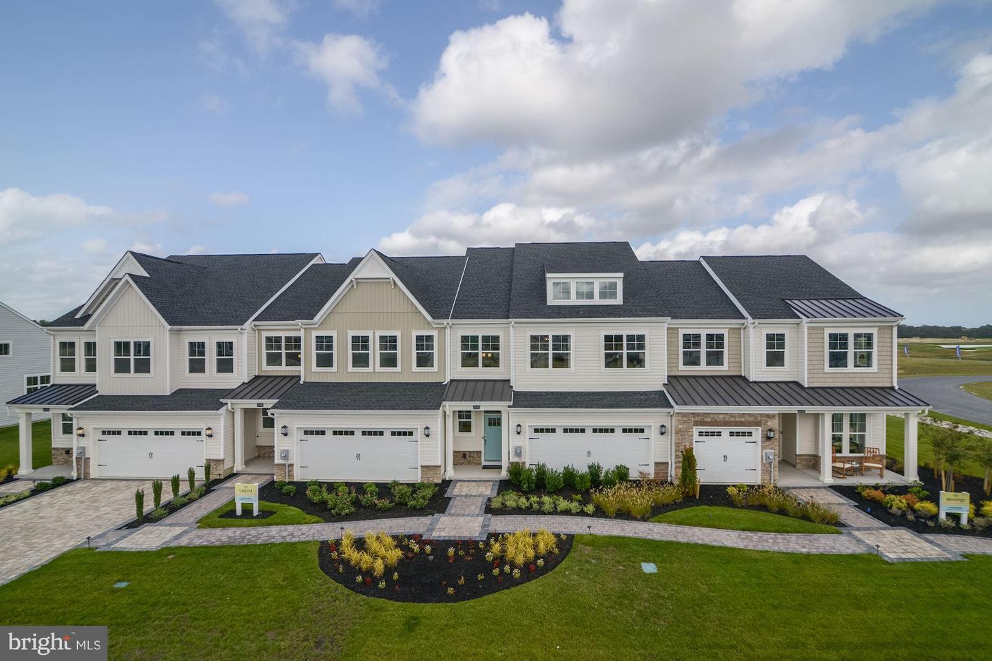 29327 Oxford Dr