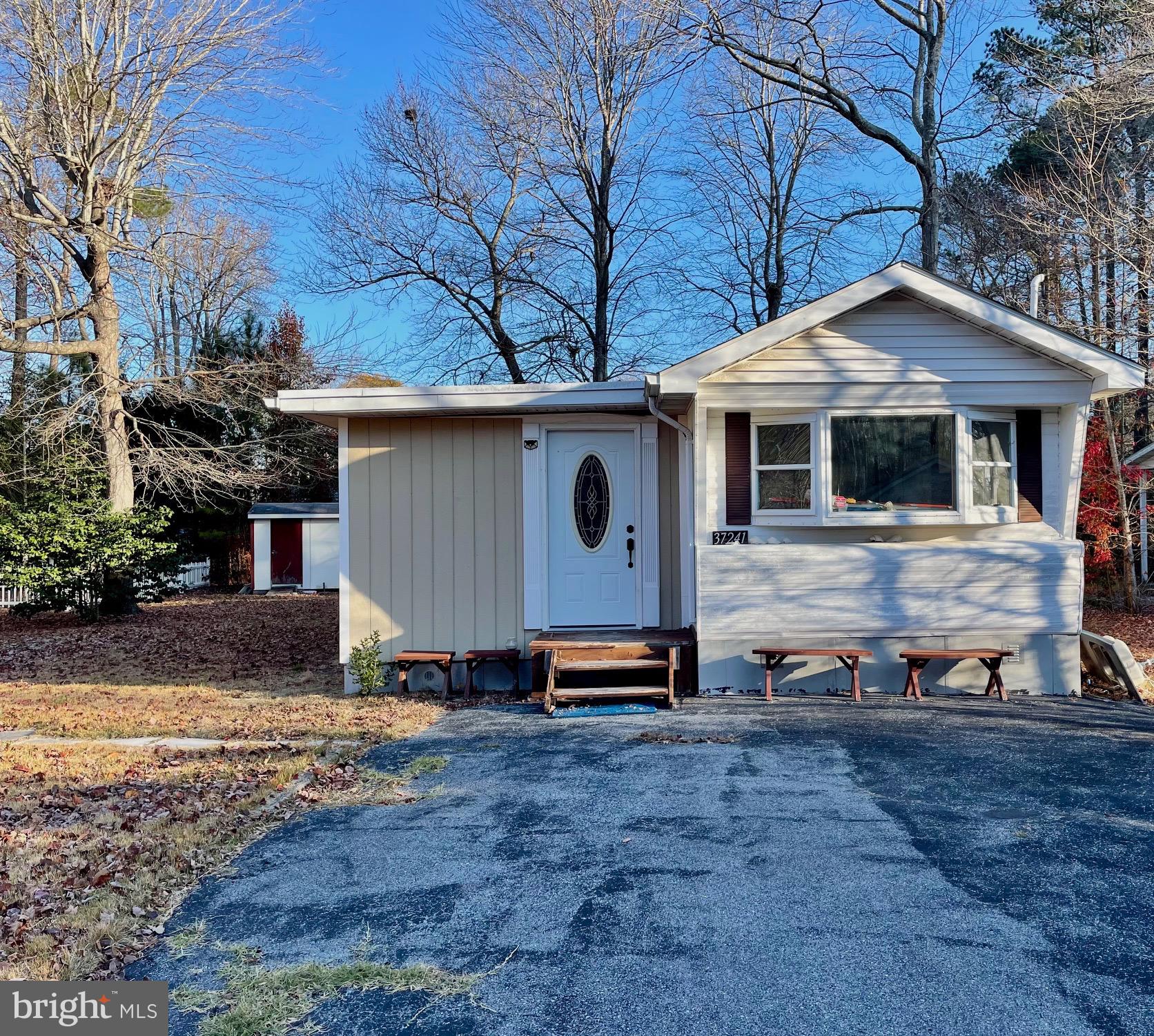 37241 Mississippi Dr