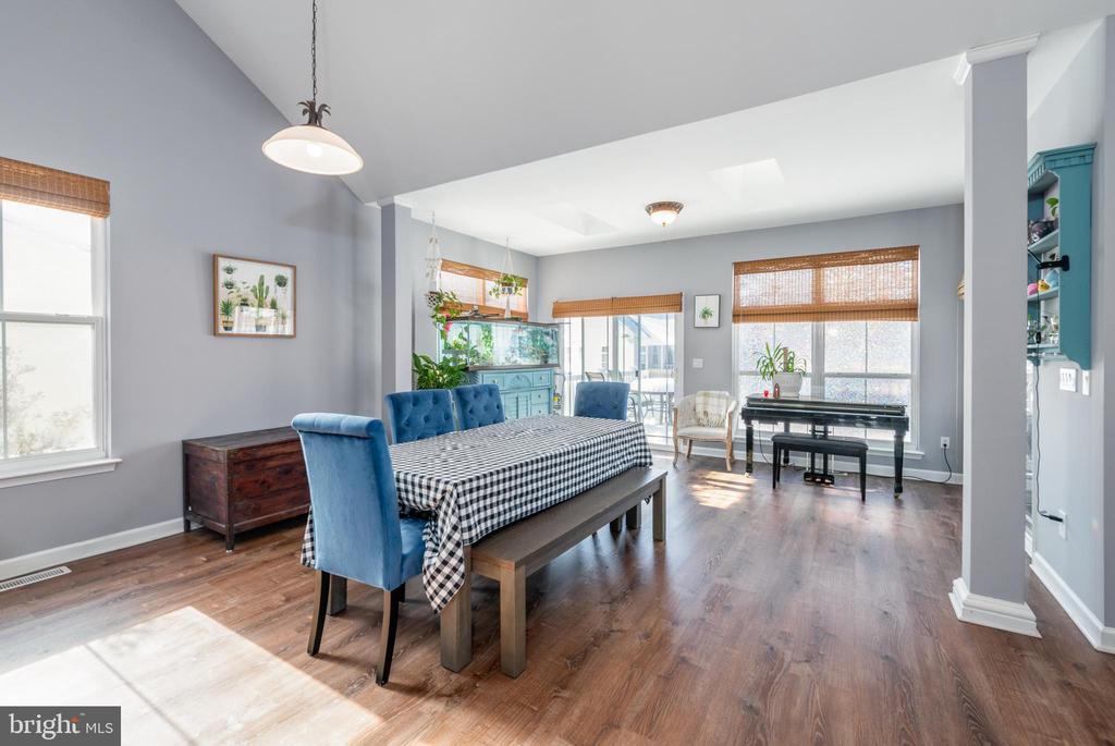 37043 Teal Ct