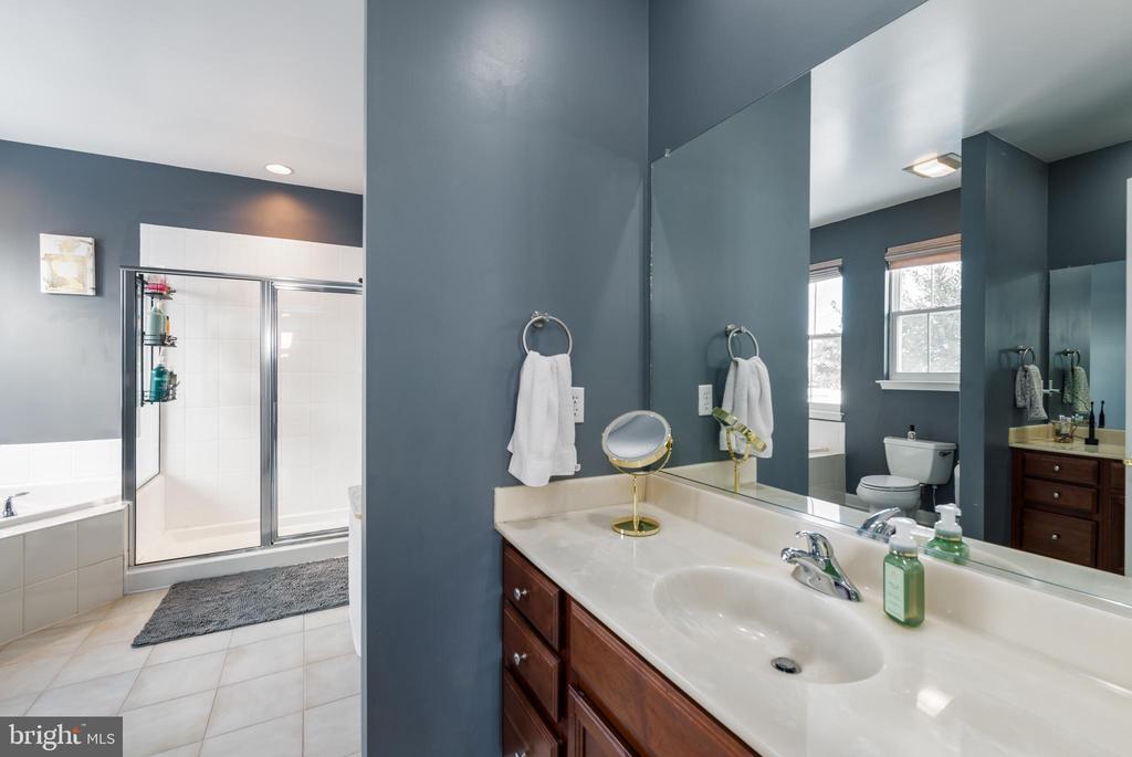 37043 Teal Ct
