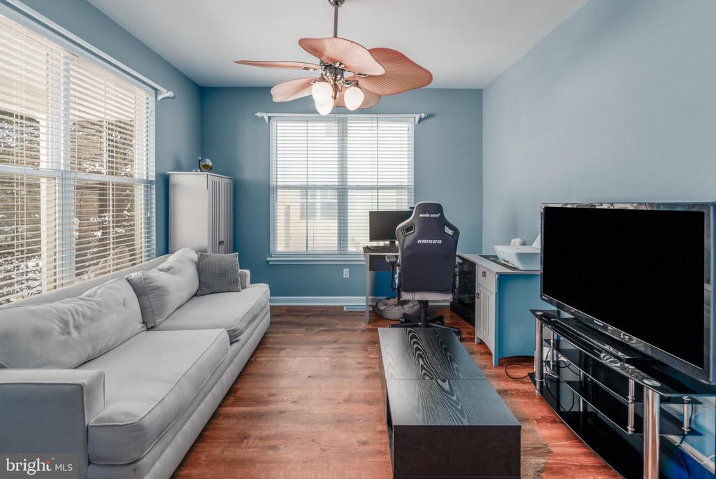 37043 Teal Ct