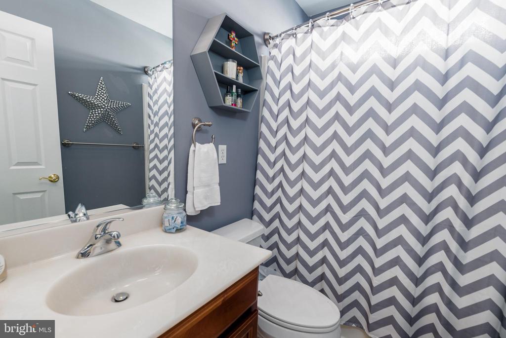 37043 Teal Ct