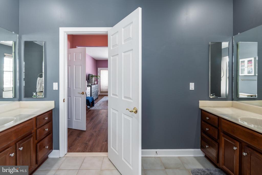 37043 Teal Ct