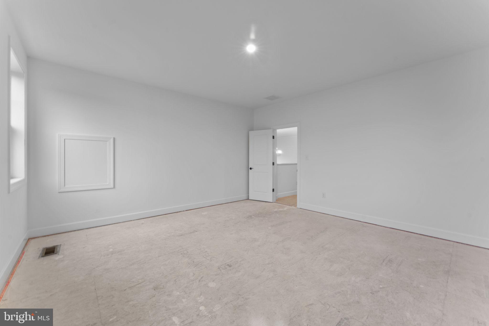 3307 Hawthorn Dr