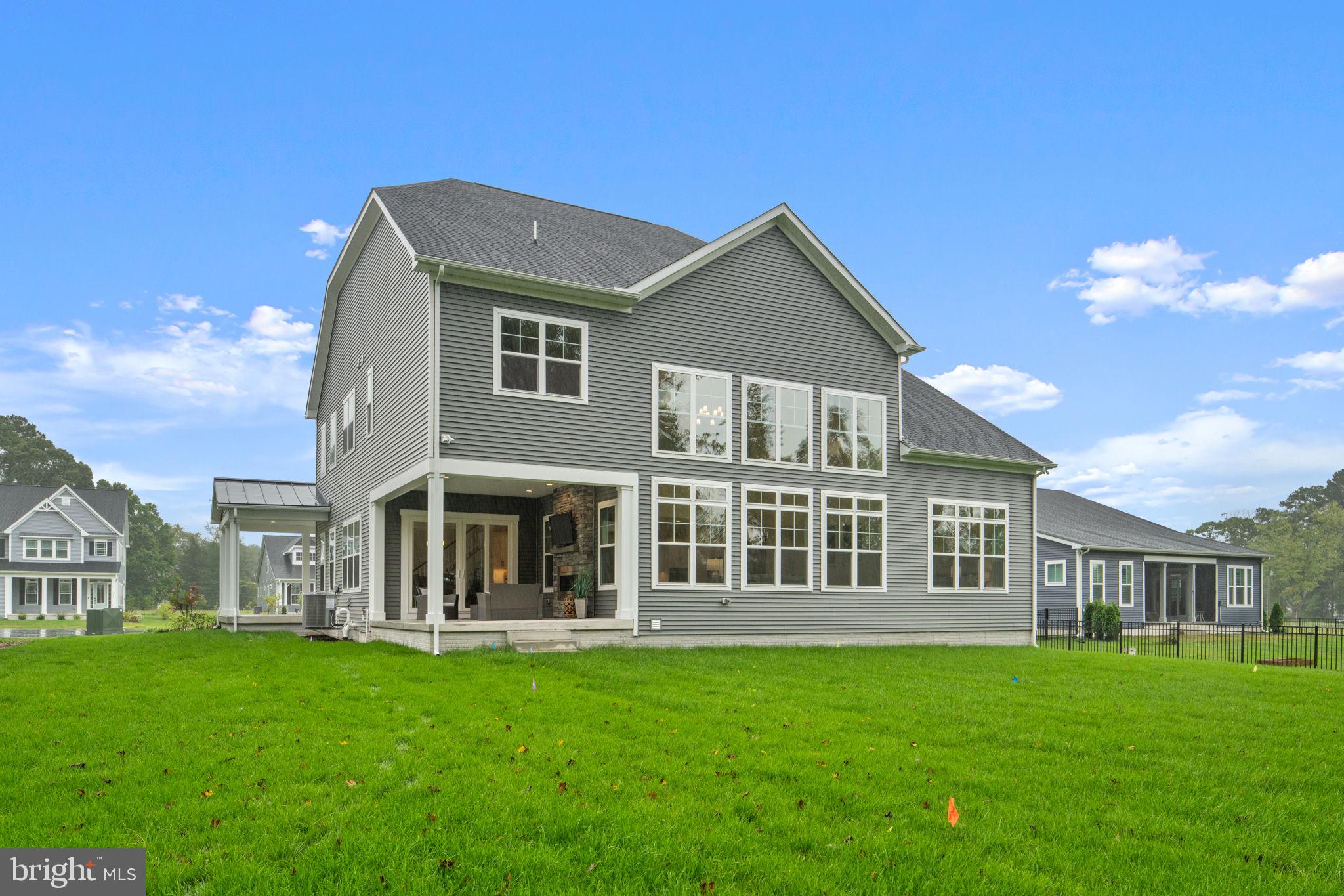 3307 Hawthorn Dr