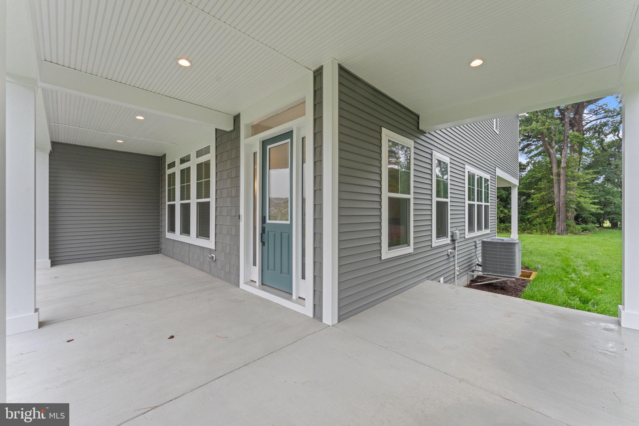 3307 Hawthorn Dr