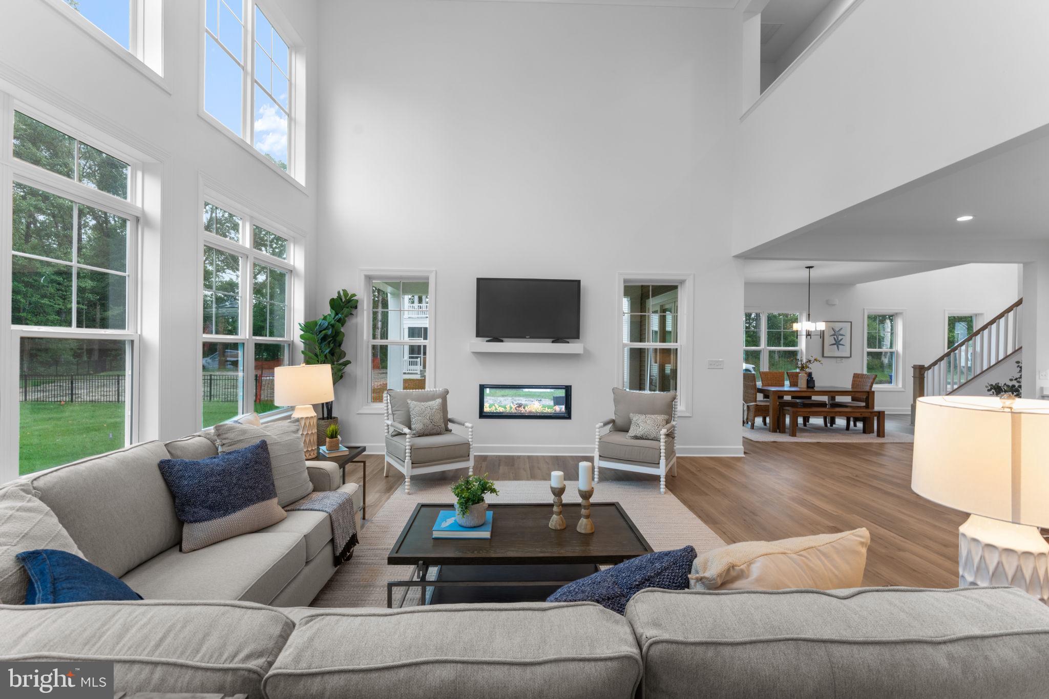 3307 Hawthorn Dr