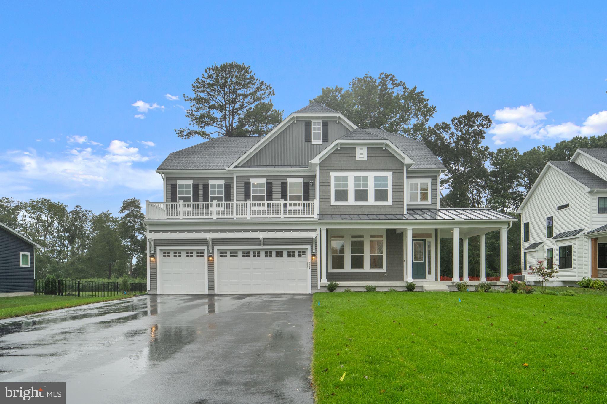 3307 Hawthorn Dr