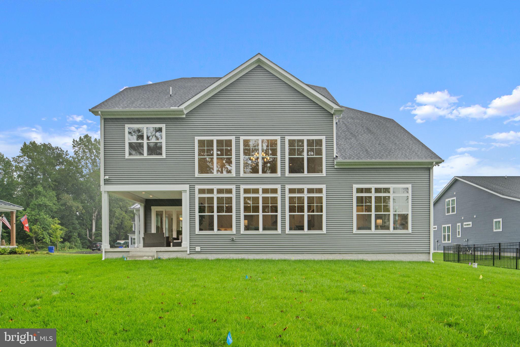 3307 Hawthorn Dr