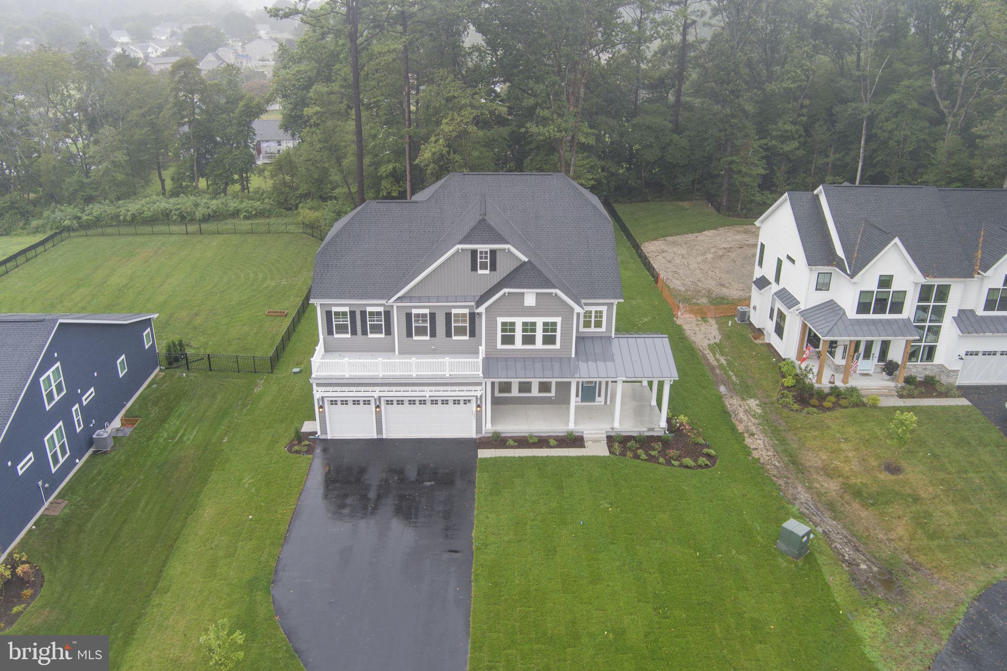 3307 Hawthorn Dr