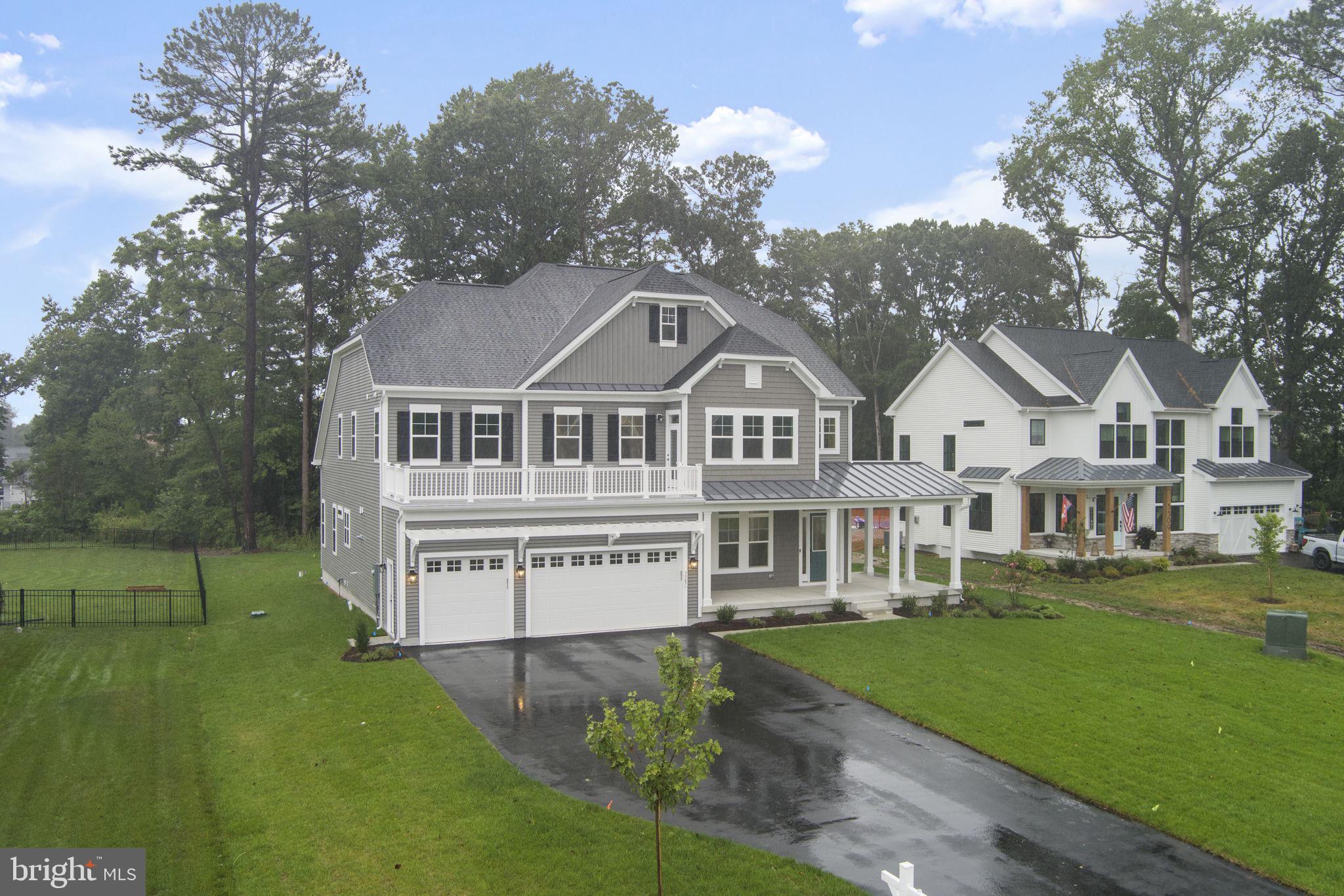 3307 Hawthorn Dr