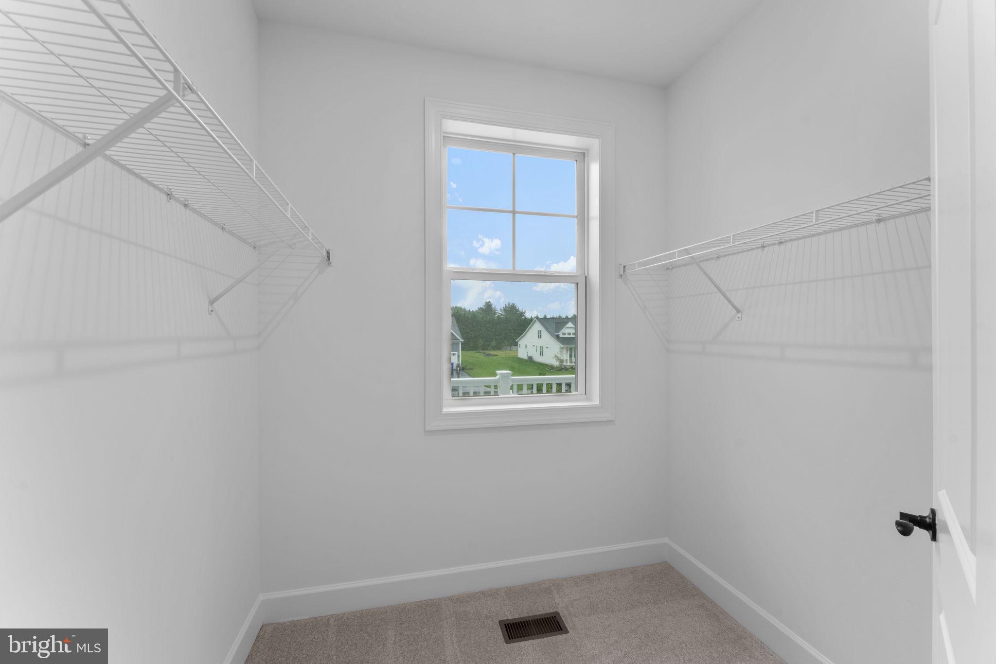 3307 Hawthorn Dr