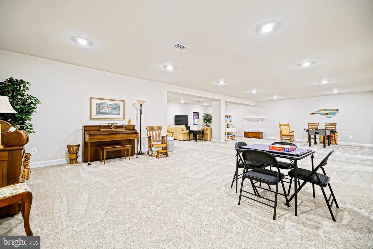18200 Highwood Dr