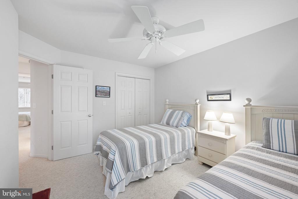 38435 Mainsail Dr #9