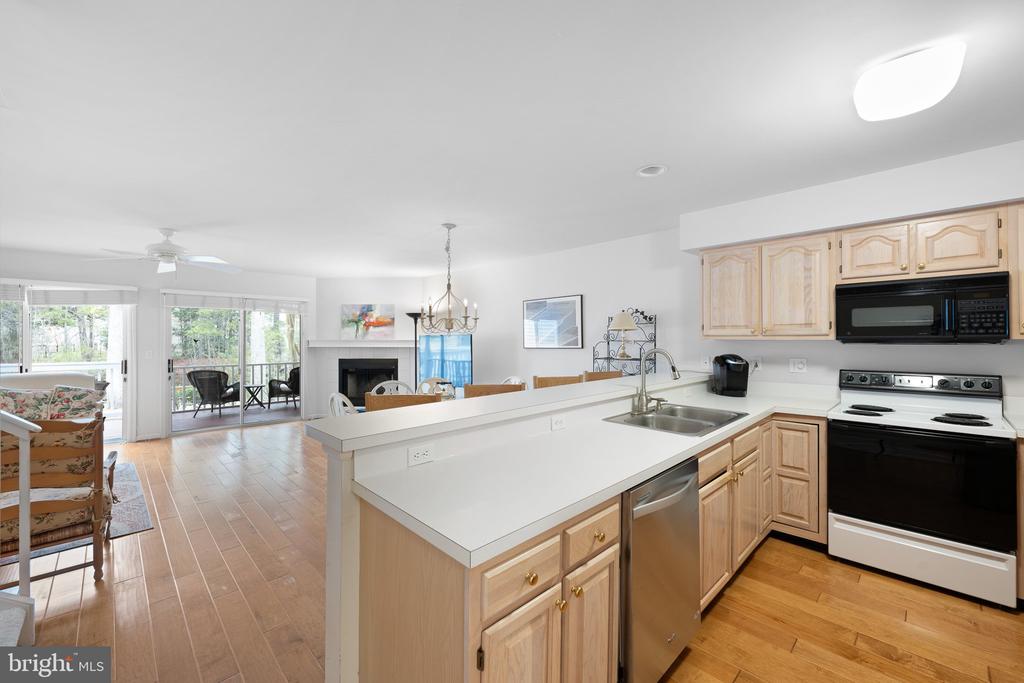 38435 Mainsail Dr #9