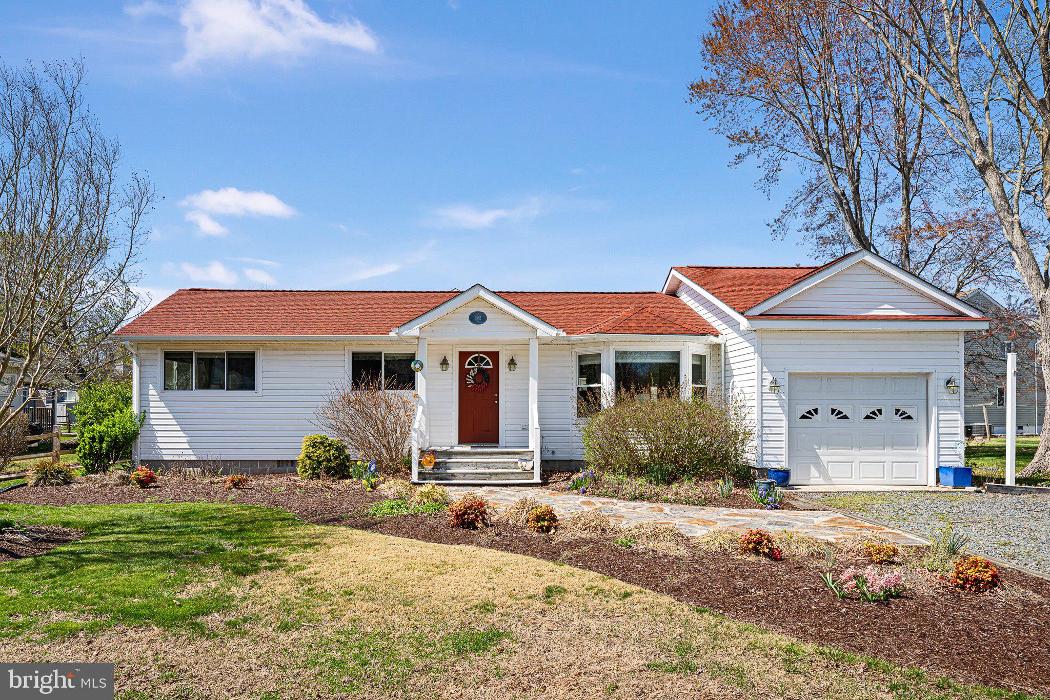 602 Paget Ct