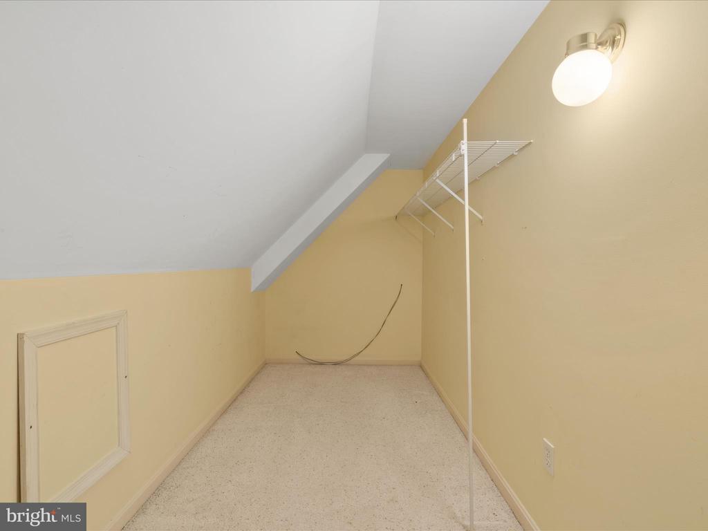 440 Canal Way W