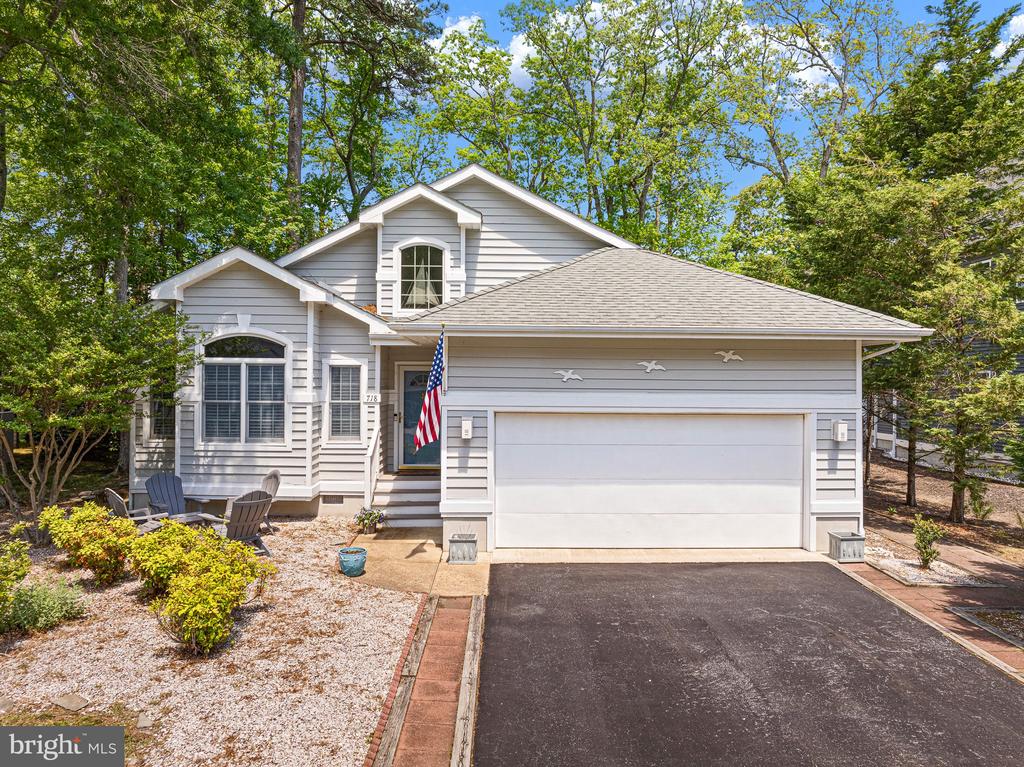 718 Fox Tail Dr