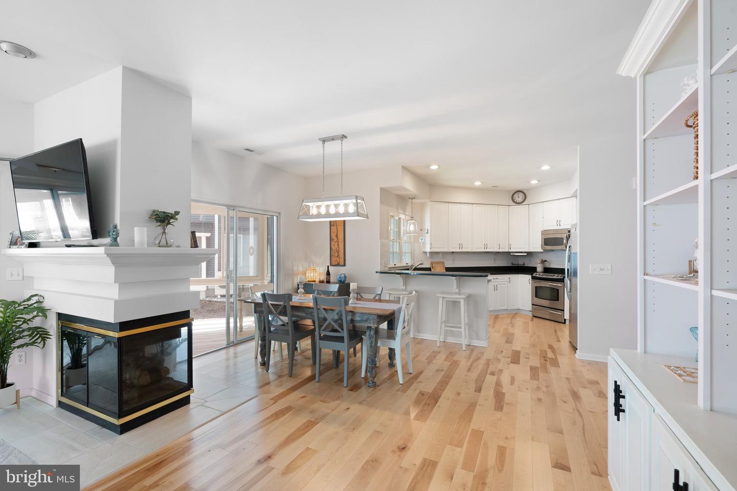 718 Fox Tail Dr