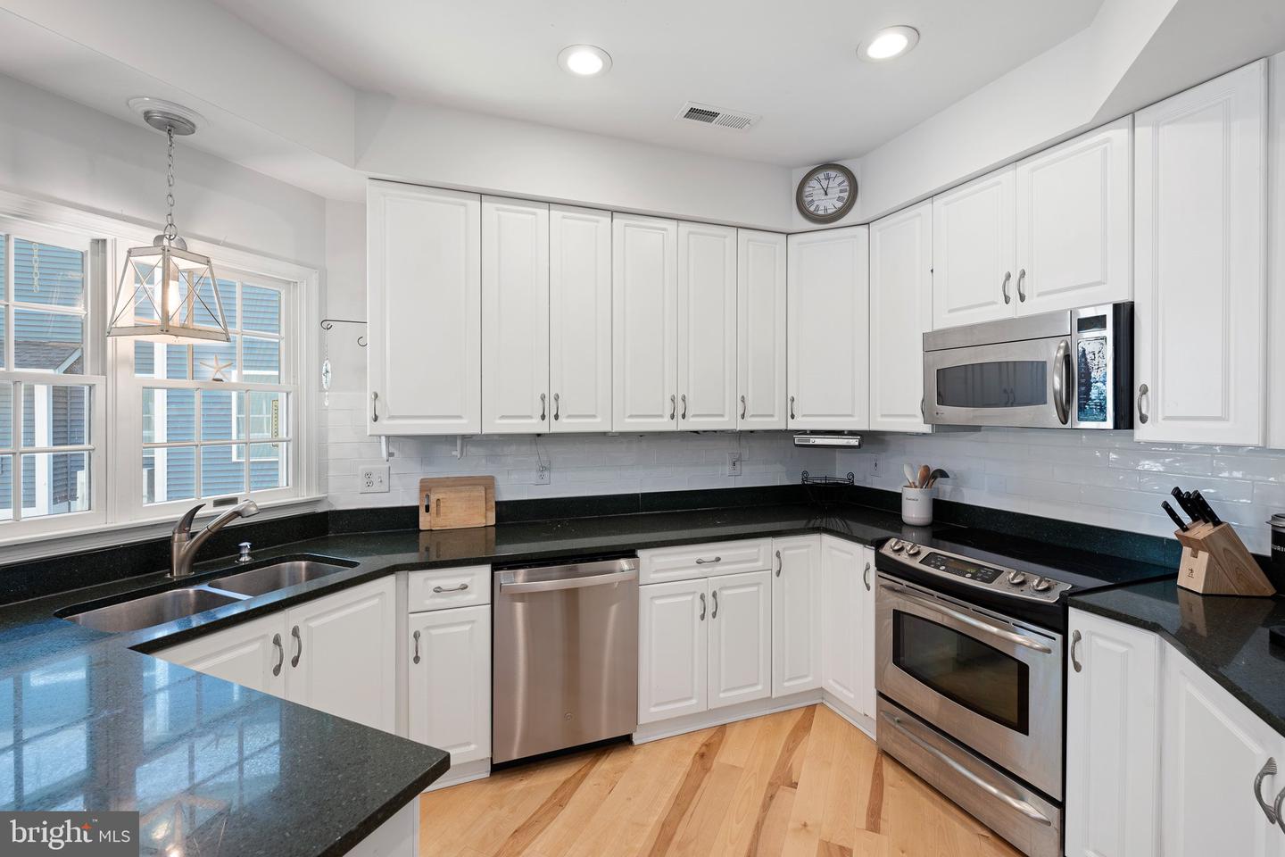 718 Fox Tail Dr