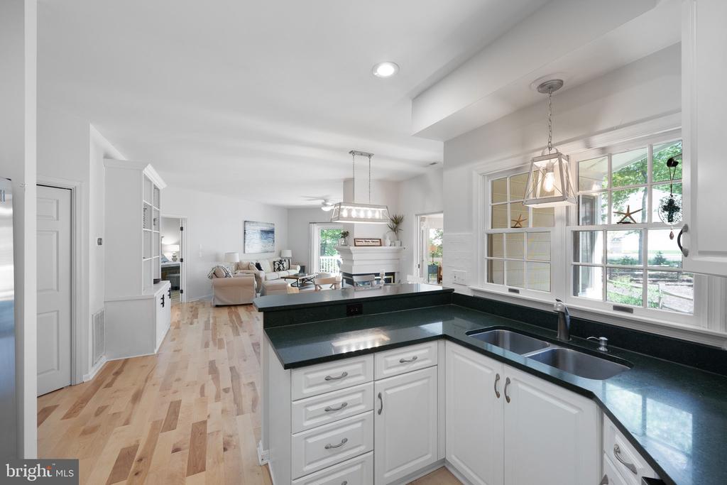 718 Fox Tail Dr